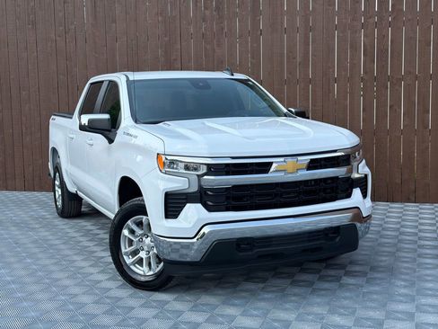 Used 2024 Chevrolet Silverado 1500 LT AWD/4WD image 12