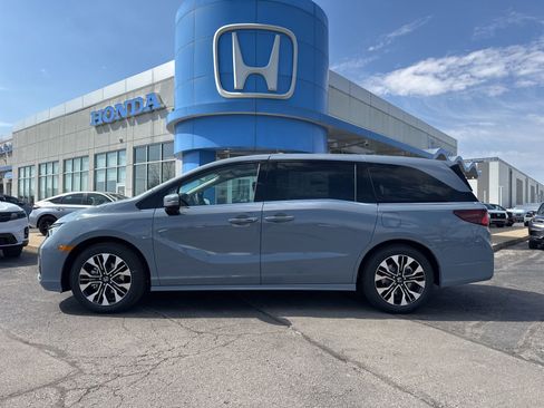 New 2026 Honda Odyssey Elite image 8