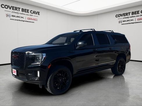 Used 2024 GMC Yukon XL Denali w/ Advanced Technology Package image 3