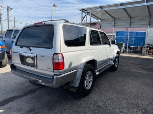 Used 2002 Toyota 4Runner SR5 image 3