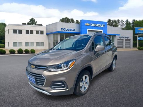 Used 2022 Chevrolet Trax LT w/ LT Convenience Package AWD/4WD image 1