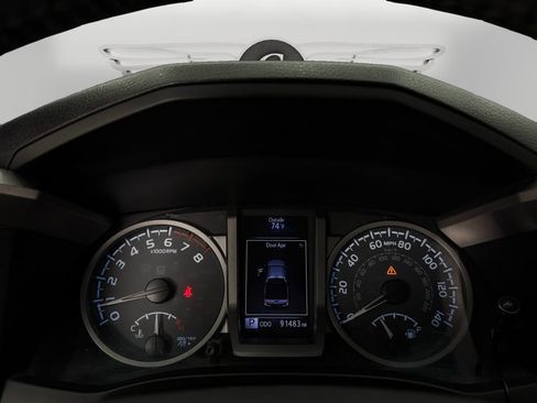 Used 2018 Toyota Tacoma Limited AWD/4WD image 19