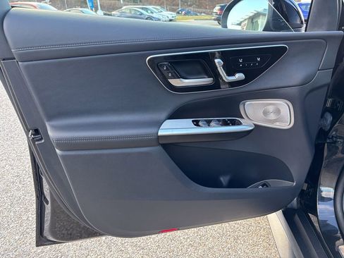 Used 2024 Mercedes-Benz GLC 300 4MATIC image 17