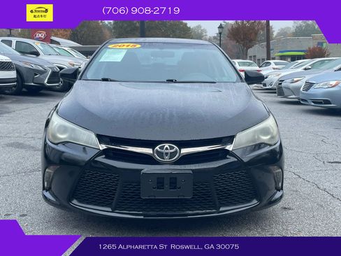 Used 2015 Toyota Camry XSE image 2