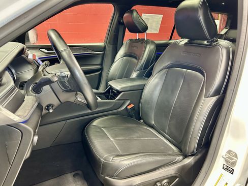 Certified 2022 Jeep Grand Cherokee L Overland w/ MOPAR Finishing Package AWD/4WD image 21