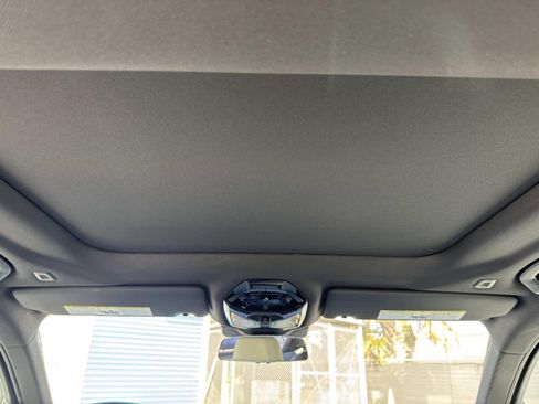 New 2026 BMW i5 eDrive40 w/ Premium Package image 16