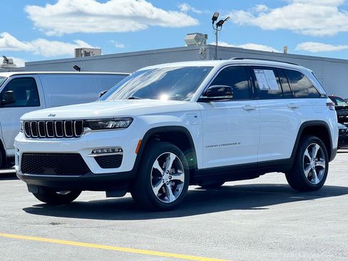 Used 2023 Jeep Grand Cherokee 4WD 4xe image 3