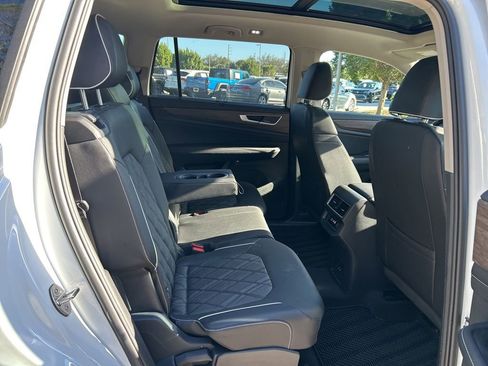 Certified 2025 Volkswagen Atlas SEL Premium R-Line image 49