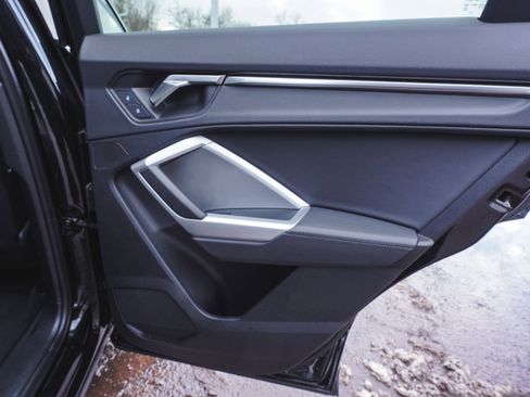 Used 2025 Audi Q3 2.0T Premium image 13