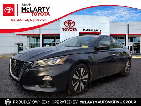 Used 2022 Nissan Altima 2.5 SL FWD image 1