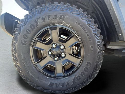 Used 2021 Jeep Gladiator Mojave w/ LED Lighting Group image 16