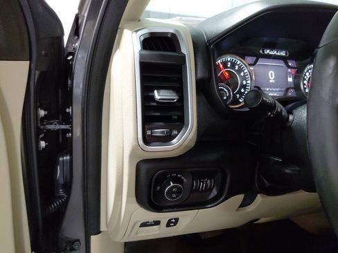 Used 2019 RAM 1500 Big Horn AWD/4WD image 30