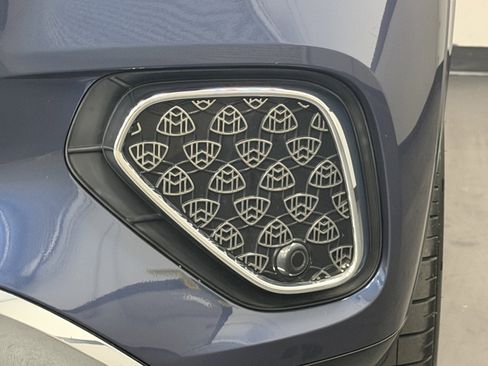 Used 2024 Mercedes-Benz Maybach GLS 600 4MATIC image 8