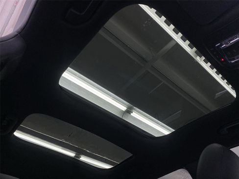 Used 2023 Mercedes-Benz EQB 350 4MATIC SUV image 20