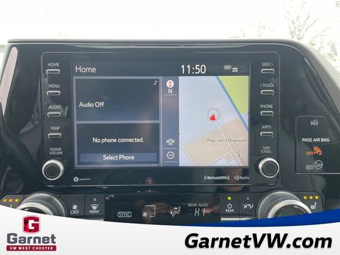 Used 2020 Toyota Highlander XLE image 20