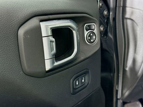 Used 2024 Jeep Wrangler Rubicon w/ Convenience Group image 17