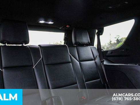 Used 2025 Cadillac Escalade Sport w/ LPO, ONYX Package image 18