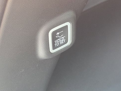 New 2026 Jeep Cherokee Overland w/ Advanced Pro Tech Group AWD/4WD image 28