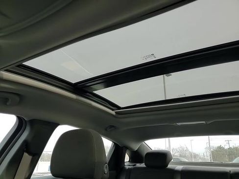 Used 2024 Chevrolet Malibu LT image 25