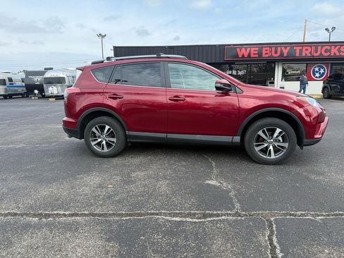 Used 2018 Toyota RAV4 XLE image 3