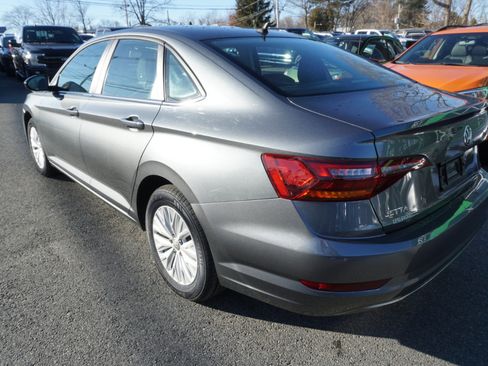 Used 2019 Volkswagen Jetta image 9