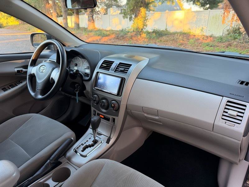 Used 2011 Toyota Corolla LE FWD image 15