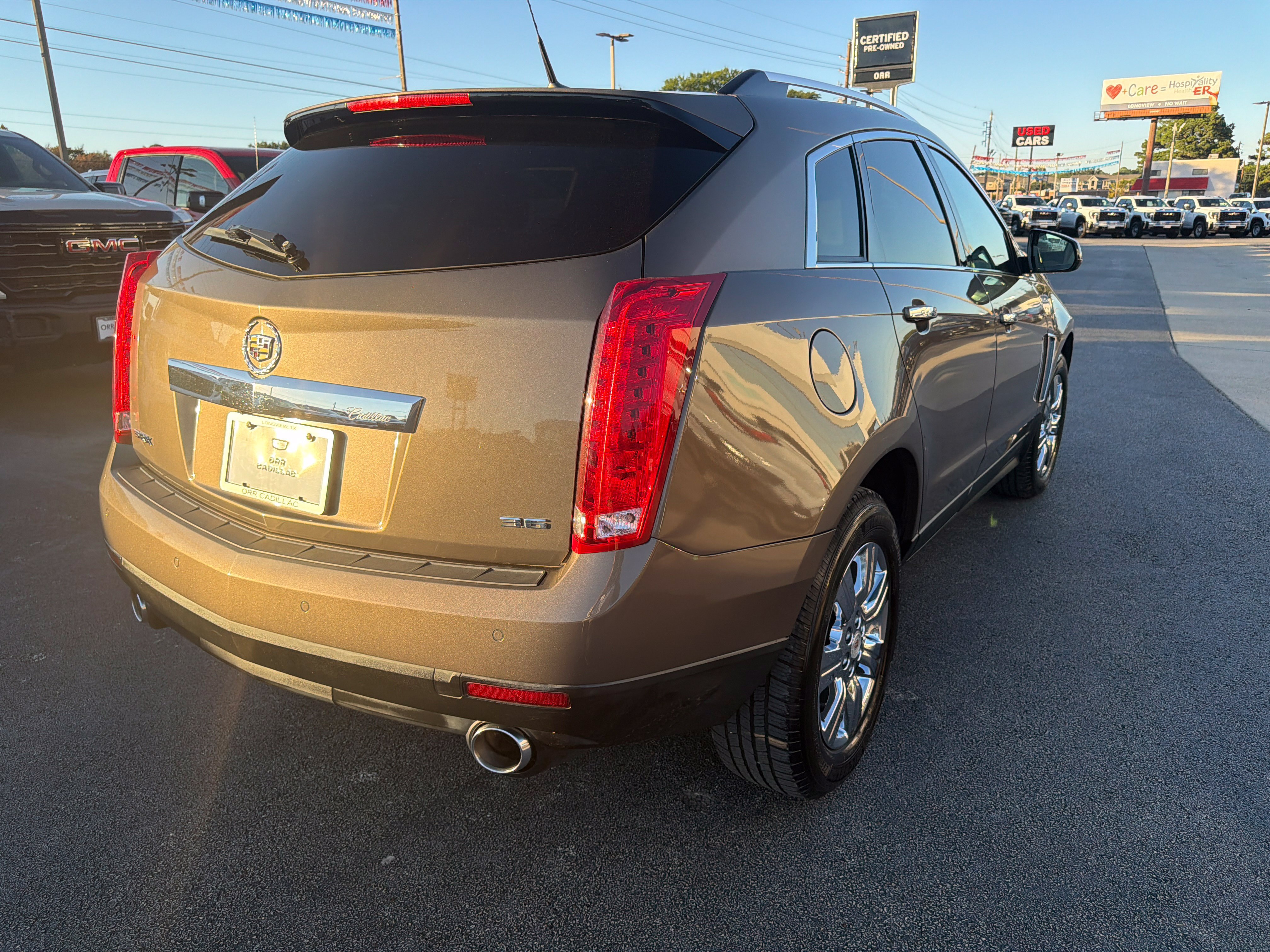 Used 2014 Cadillac SRX Luxury FWD image 5