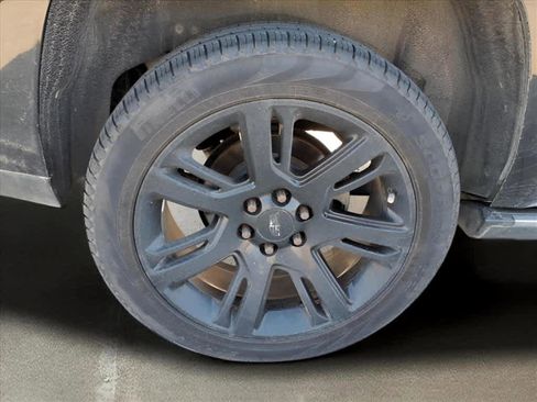 Used 2016 Cadillac Escalade Premium image 5