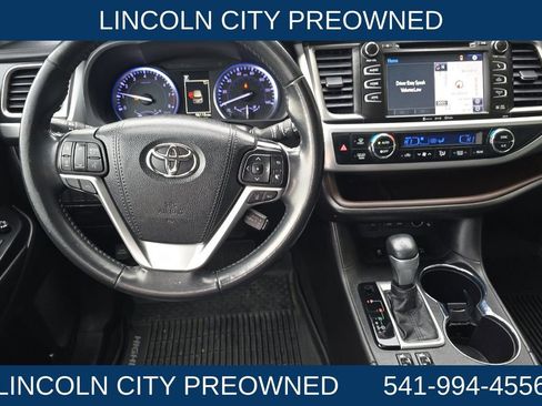 Used 2018 Toyota Highlander XLE image 13