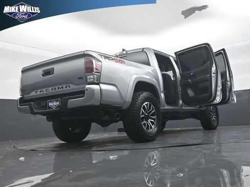 Used 2021 Toyota Tacoma TRD Sport w/ Technology Package AWD/4WD image 29
