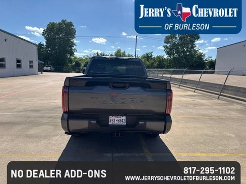 Used 2024 Toyota Tundra Platinum AWD/4WD image 6
