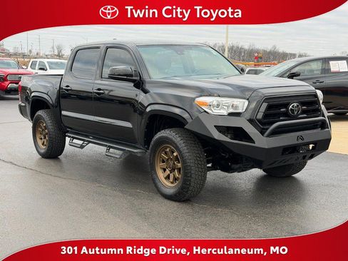 Used 2023 Toyota Tacoma SR image 1