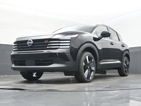 Used 2025 Nissan Kicks SR image 20