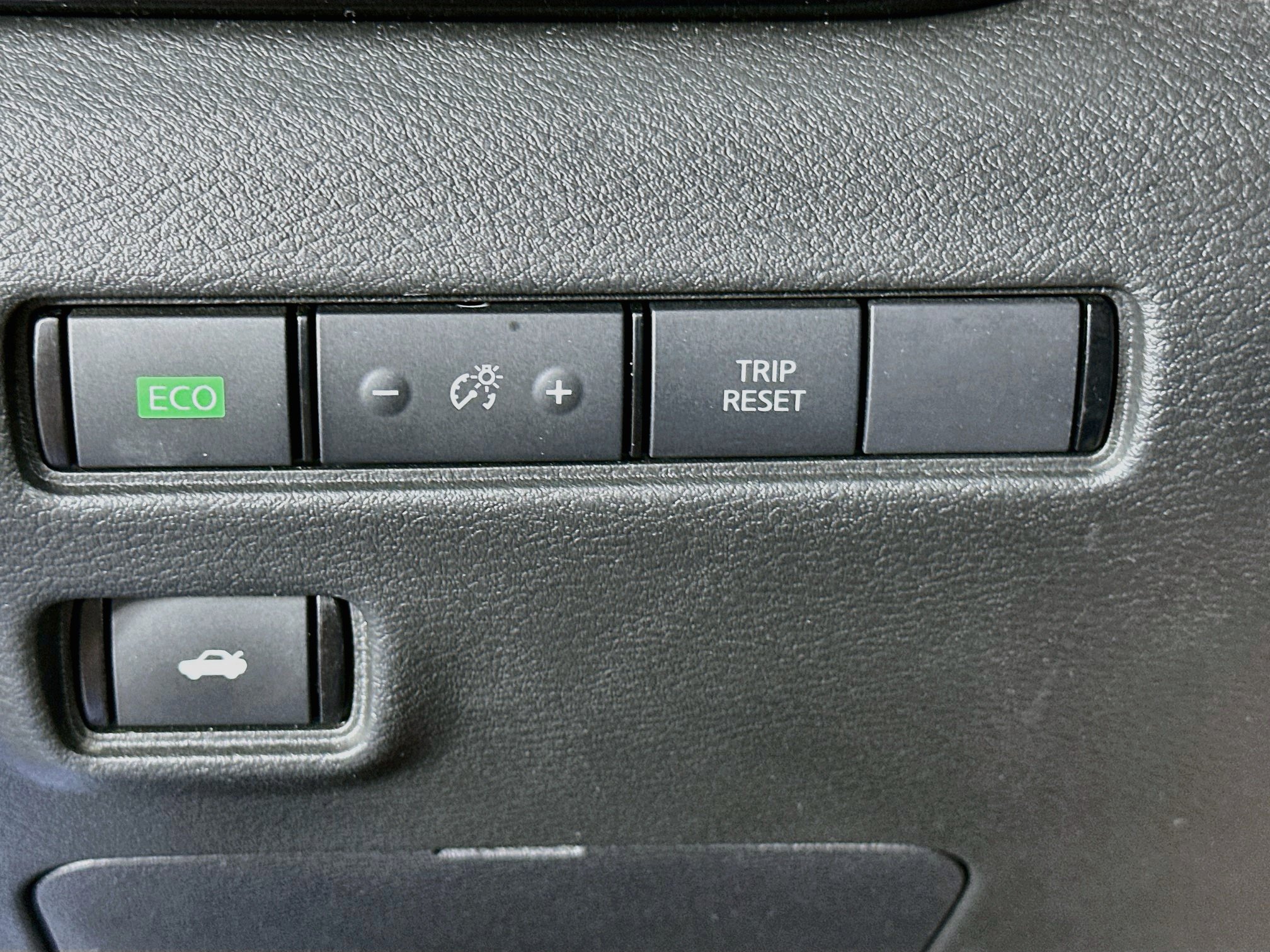 Used 2025 Nissan Sentra SV FWD image 16