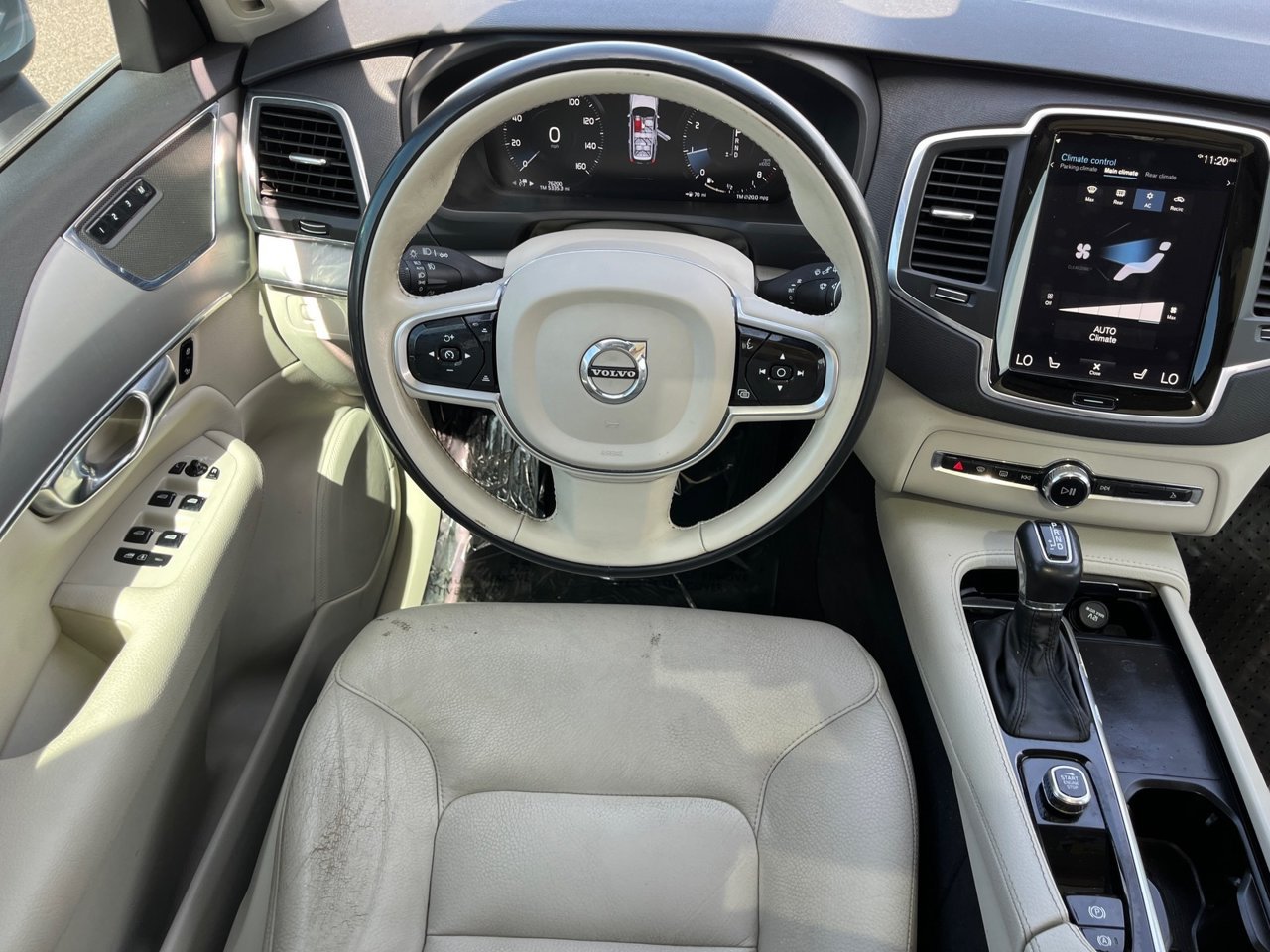 Used 2022 Volvo XC90 T5 Momentum AWD/4WD image 13