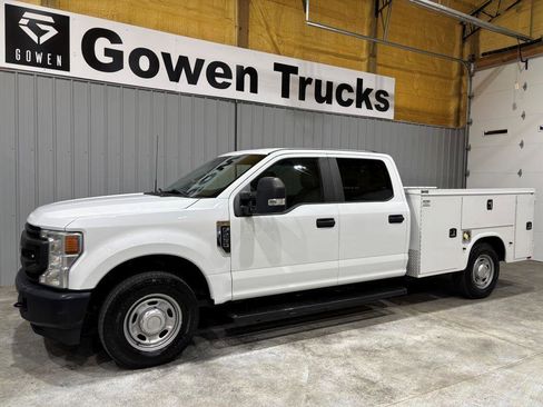 Used 2022 Ford F250 XL w/ Power Equipment Group image 4