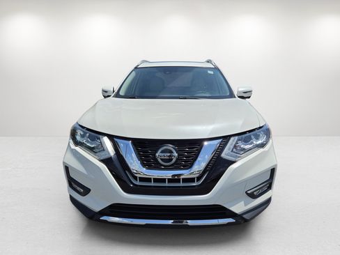 Used 2019 Nissan Rogue SL w/ Premium Package FWD image 2