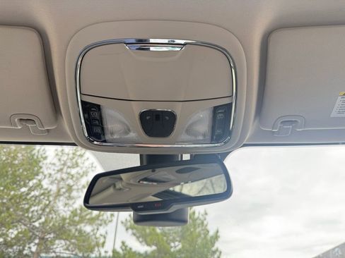 Used 2017 Jeep Cherokee Trailhawk w/ Comfort/Convenience Group image 16