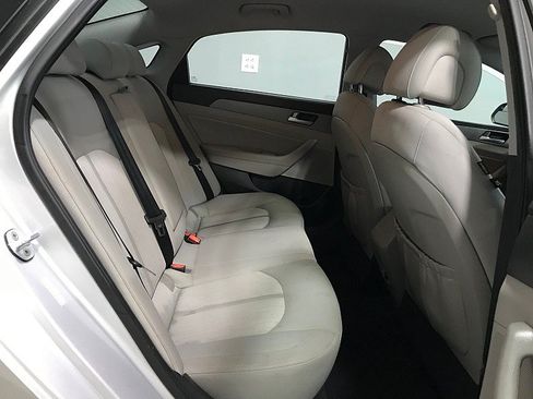 Used 2016 Hyundai Sonata SE FWD image 17