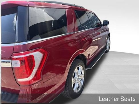 Used 2018 Ford Expedition XLT w/ Equipment Group 202A AWD/4WD image 11
