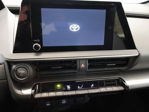 New 2026 Toyota Prius LE image 17