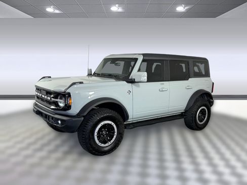 Used 2023 Ford Bronco Outer Banks w/ Sasquatch Package AWD/4WD image 1