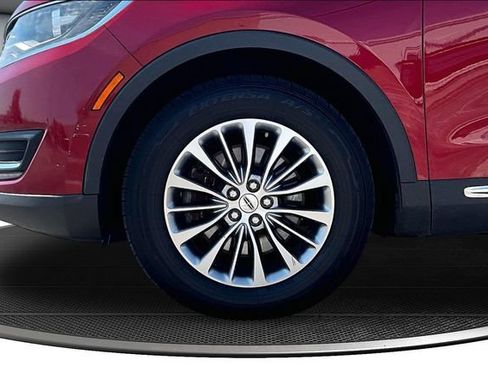 Used 2016 Lincoln MKX Select w/ Select Plus Package AWD/4WD image 34