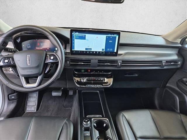 Used 2025 Lincoln Corsair FWD image 18