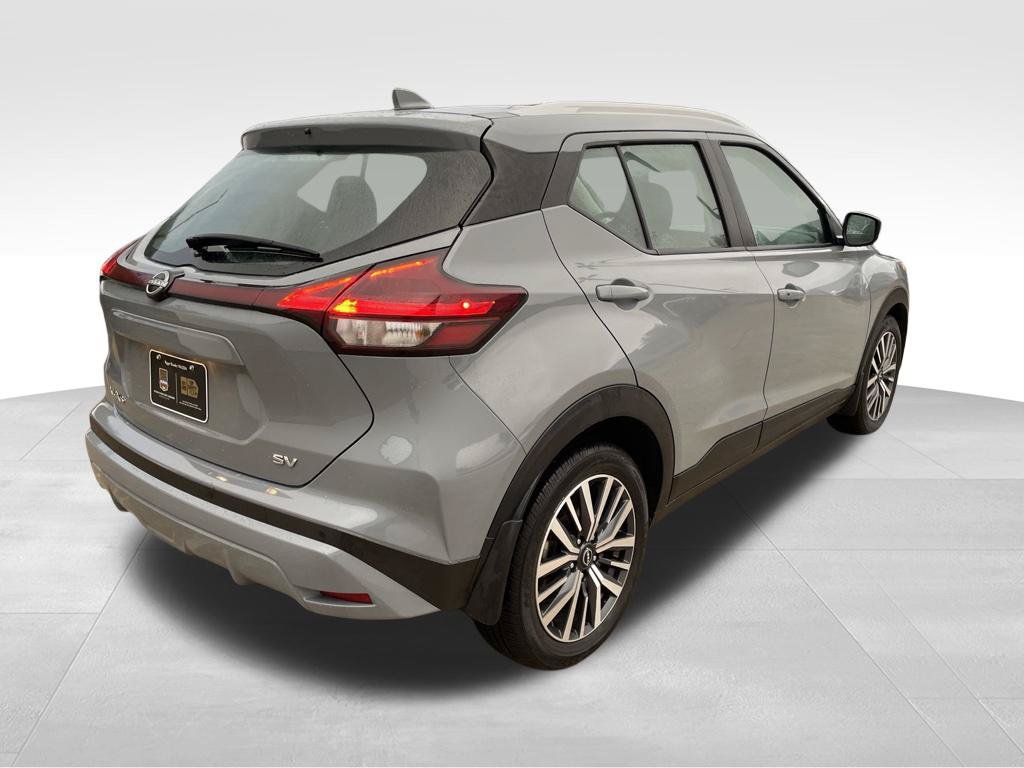Used 2023 Nissan Kicks SV w/ Interior Electronics Package FWD image 5