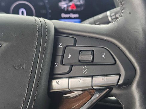 Used 2024 Cadillac Escalade ESV Premium Luxury Platinum AWD/4WD image 32