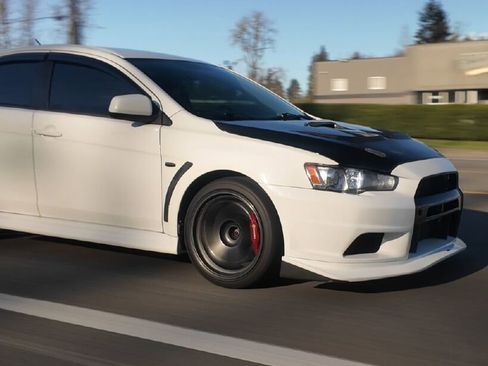 Used 2012 Mitsubishi Lancer Evolution GSR image 2