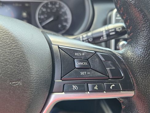 Used 2020 Nissan Kicks SR w/ SR Premium Package FWD image 14