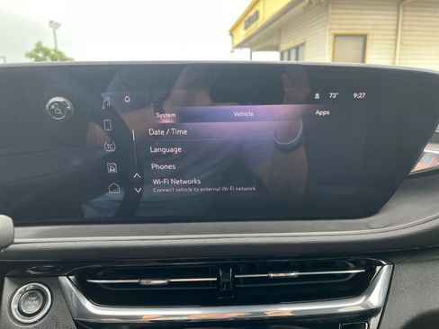 Used 2025 Buick Envista Sport Touring image 17