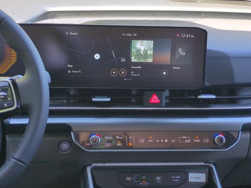 New 2026 Kia Carnival FWD image 17